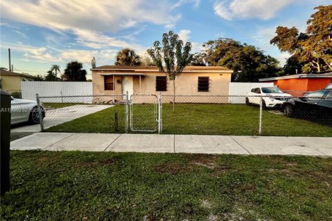 House in Fort Lauderdale, Florida 3 bedrooms, 86.96 sq.m. № 2034209