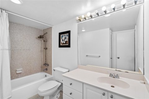 Copropriété à vendre à Sunny Isles Beach, Floride: 1 chambre, 93.37 m2 № 2049288 - photo 6