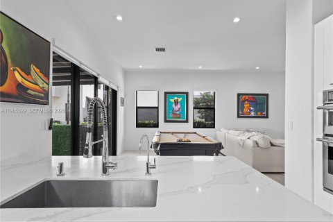 Villa ou maison à vendre à Doral, Floride: 4 chambres, 199.55 m2 № 2047950 - photo 24