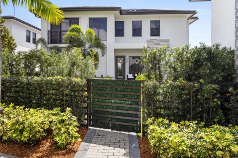 Villa ou maison à vendre à Doral, Floride: 4 chambres, 199.55 m2 № 2047950 - photo 5