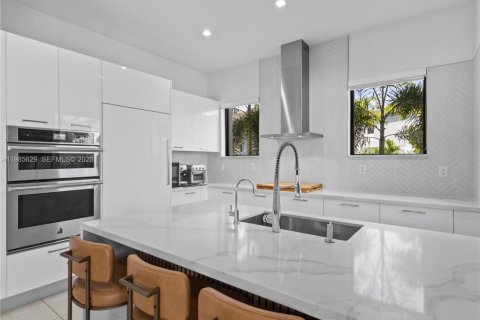 Villa ou maison à vendre à Doral, Floride: 4 chambres, 199.55 m2 № 2047950 - photo 23