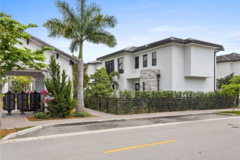 Villa ou maison à vendre à Doral, Floride: 4 chambres, 199.55 m2 № 2047950 - photo 6