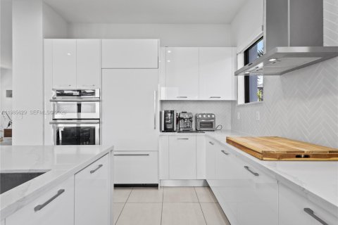 Villa ou maison à vendre à Doral, Floride: 4 chambres, 199.55 m2 № 2047950 - photo 25