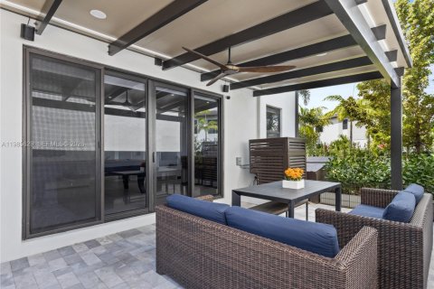 Villa ou maison à vendre à Doral, Floride: 4 chambres, 199.55 m2 № 2047950 - photo 9