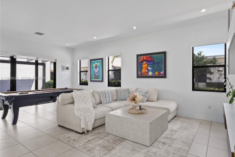 Villa ou maison à vendre à Doral, Floride: 4 chambres, 199.55 m2 № 2047950 - photo 13
