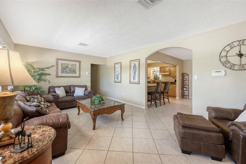 House in Sarasota, Florida 3 bedrooms, 184.69 sq.m. № 2137116 - photo 8