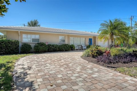 House in Sarasota, Florida 3 bedrooms, 184.69 sq.m. № 2137116 - photo 6