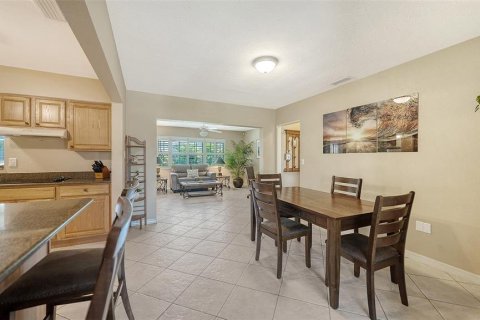 House in Sarasota, Florida 3 bedrooms, 184.69 sq.m. № 2137116 - photo 17
