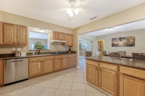 House in Sarasota, Florida 3 bedrooms, 184.69 sq.m. № 2137116 - photo 21