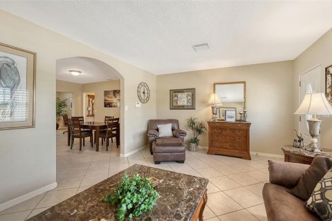 House in Sarasota, Florida 3 bedrooms, 184.69 sq.m. № 2137116 - photo 11