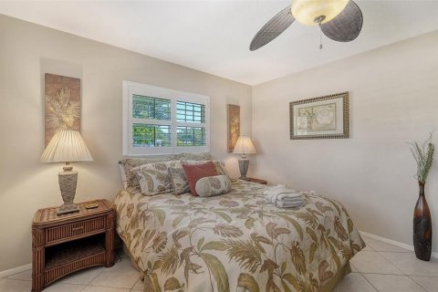 House in Sarasota, Florida 3 bedrooms, 184.69 sq.m. № 2137116 - photo 28