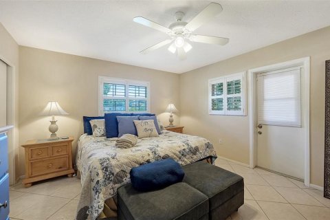 House in Sarasota, Florida 3 bedrooms, 184.69 sq.m. № 2137116 - photo 23