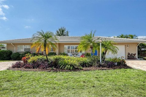 House in Sarasota, Florida 3 bedrooms, 184.69 sq.m. № 2137116 - photo 4