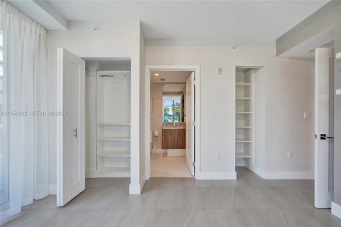 Снять в аренду кондоминиум в Бей-Харбор-Айлендс, Флорида 3 спальни, 161.56м2, № 2005767 - фото 29