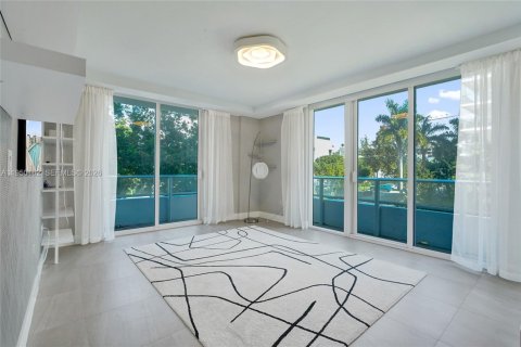 Снять в аренду кондоминиум в Бей-Харбор-Айлендс, Флорида 3 спальни, 161.56м2, № 2005767 - фото 24