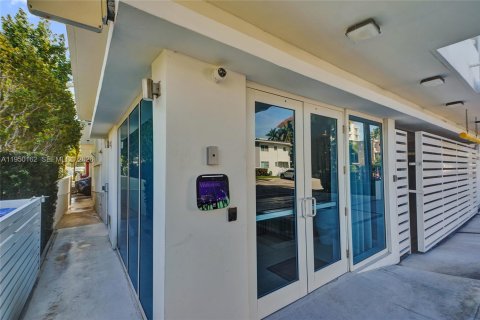 Снять в аренду кондоминиум в Бей-Харбор-Айлендс, Флорида 3 спальни, 161.56м2, № 2005767 - фото 5