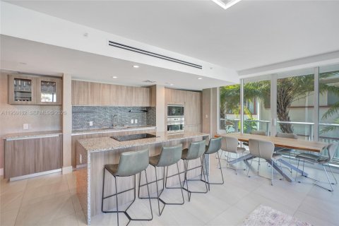 Снять в аренду кондоминиум в Бей-Харбор-Айлендс, Флорида 3 спальни, 161.56м2, № 2005767 - фото 16