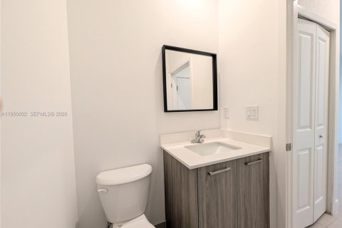 Снять в аренду таунхаус в Майами, Флорида 3 спальни, 169.45м2, № 2006363 - фото 9