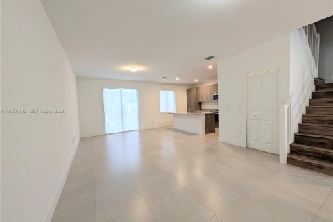 Снять в аренду таунхаус в Майами, Флорида 3 спальни, 169.45м2, № 2006363 - фото 14