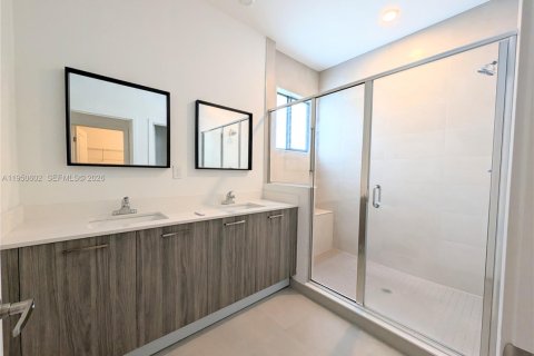 Снять в аренду таунхаус в Майами, Флорида 3 спальни, 169.45м2, № 2006363 - фото 29