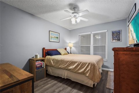 Condo in Bradenton, Florida, 2 bedrooms  № 1666860 - photo 8