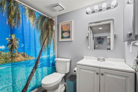 Condo in Bradenton, Florida, 2 bedrooms  № 1666860 - photo 9