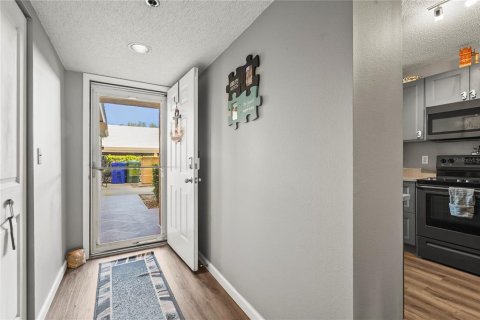 Condo in Bradenton, Florida, 2 bedrooms  № 1666860 - photo 24