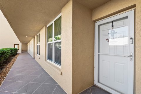 Condo in Bradenton, Florida, 2 bedrooms  № 1666860 - photo 28