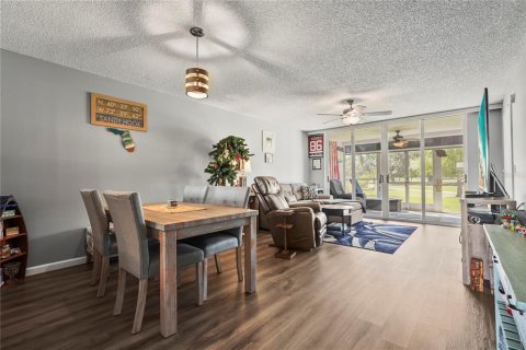 Condo in Bradenton, Florida, 2 bedrooms  № 1666860 - photo 16