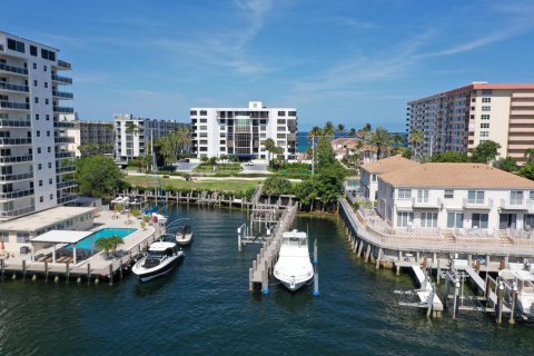 Copropriété à vendre à Hillsboro Beach, Floride: 3 chambres, 228.82 m2 № 2327078 - photo 13