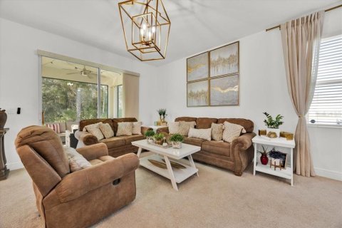 House in Kissimmee, Florida 4 bedrooms, 191.38 sq.m. № 1525317 - photo 8