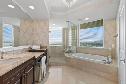 Condo in Riviera Beach, Florida, 3 bedrooms  № 2081908 - photo 22