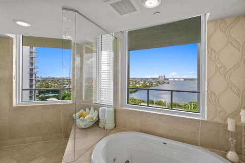 Condo in Riviera Beach, Florida, 3 bedrooms  № 2081908 - photo 20
