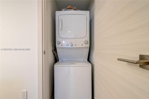 Copropriété à louer à Miami, Floride: 1 chambre, 81.85 m2 № 2154093 - photo 9