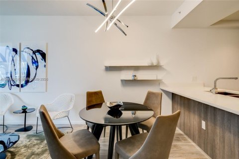Copropriété à louer à Miami, Floride: 1 chambre, 81.85 m2 № 2154093 - photo 4