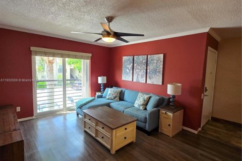 Condo in Oakland Park, Florida, 2 bedrooms  № 1953048 - photo 3