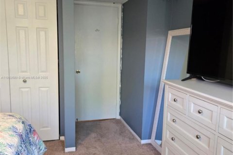 Condo in Oakland Park, Florida, 2 bedrooms  № 1953048 - photo 25