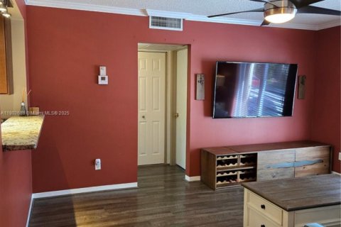 Condo in Oakland Park, Florida, 2 bedrooms  № 1953048 - photo 9