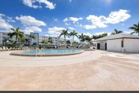Condo in Boca Raton, Florida, 1 bedroom № 2246312 - photo 13