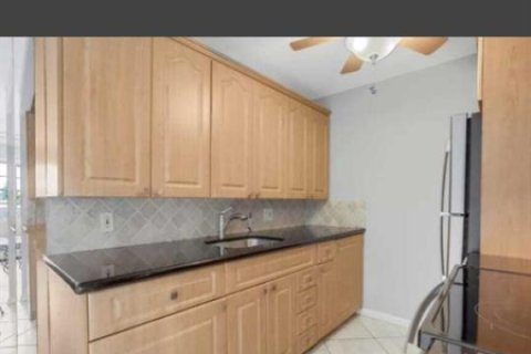 Condo in Boca Raton, Florida, 1 bedroom № 2246312 - photo 8