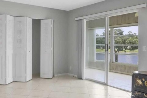 Condo in Boca Raton, Florida, 1 bedroom № 2246312 - photo 4