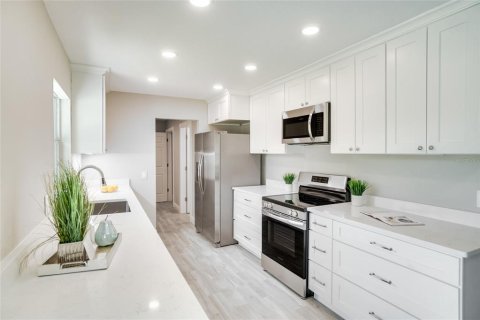 Casa en venta en Kissimmee, Florida, 4 dormitorios, 156.08 m2 № 1898482 - foto 14