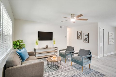 Casa en venta en Kissimmee, Florida, 4 dormitorios, 156.08 m2 № 1898482 - foto 8