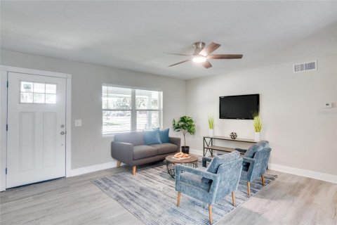 Casa en venta en Kissimmee, Florida, 4 dormitorios, 156.08 m2 № 1898482 - foto 11