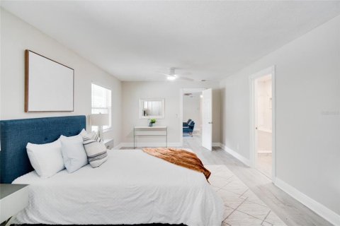 Casa en venta en Kissimmee, Florida, 4 dormitorios, 156.08 m2 № 1898482 - foto 24