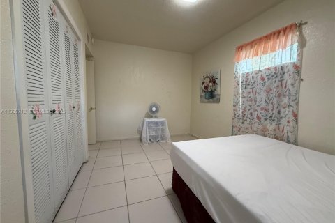 Снять в аренду квартиру в Майами, Флорида 2 спальни, 54.91м2, № 1989472 - фото 9