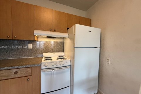 Снять в аренду квартиру в Майами, Флорида 2 спальни, 54.91м2, № 1989472 - фото 6