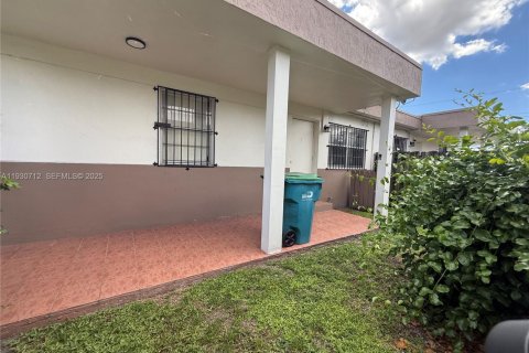 Снять в аренду квартиру в Майами, Флорида 2 спальни, 54.91м2, № 1989472 - фото 13