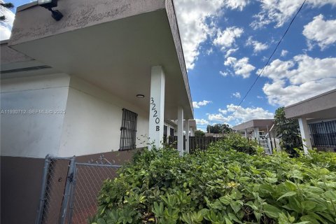 Снять в аренду квартиру в Майами, Флорида 2 спальни, 54.91м2, № 1989472 - фото 14