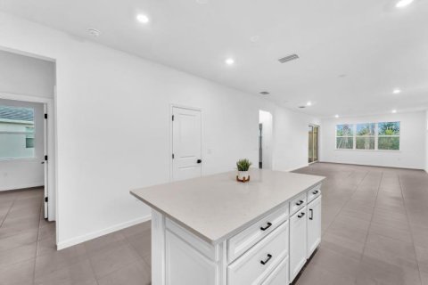 House in Vero Beach, Florida 3 bedrooms, 145.02 sq.m. № 2262476 - photo 9